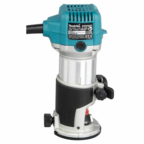 Freesmachine Makita RT0702C 4