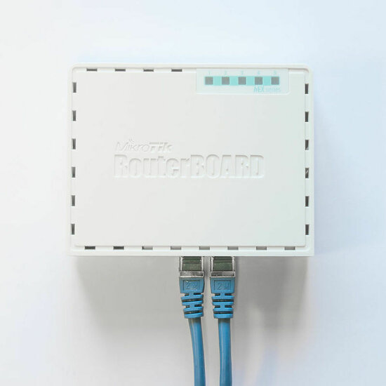 Router Mikrotik RB750GR3 Gigabit Ethernet 3