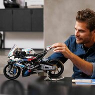 Bouwspel   Lego Technic BMW M 1000 RR Motorcycle           5