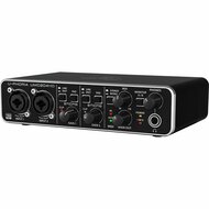 Audio interface Behringer UMC204HD 4