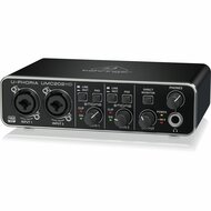 Audio interface Behringer UMC202HD 4