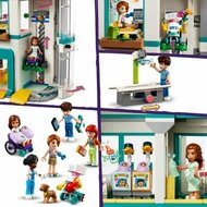 Playset Lego 42621 Heartlake City Hospital 4